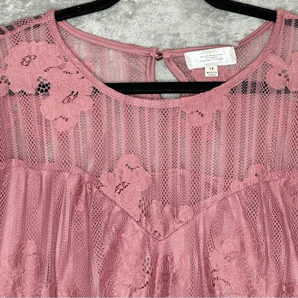 Shannon Ford 1X Shirt Top Pink Floral Flower Lace Short Sleeve Scoop Neck Sheer - Picture 3 of 9
